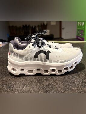 On Running Cloudtec Monster